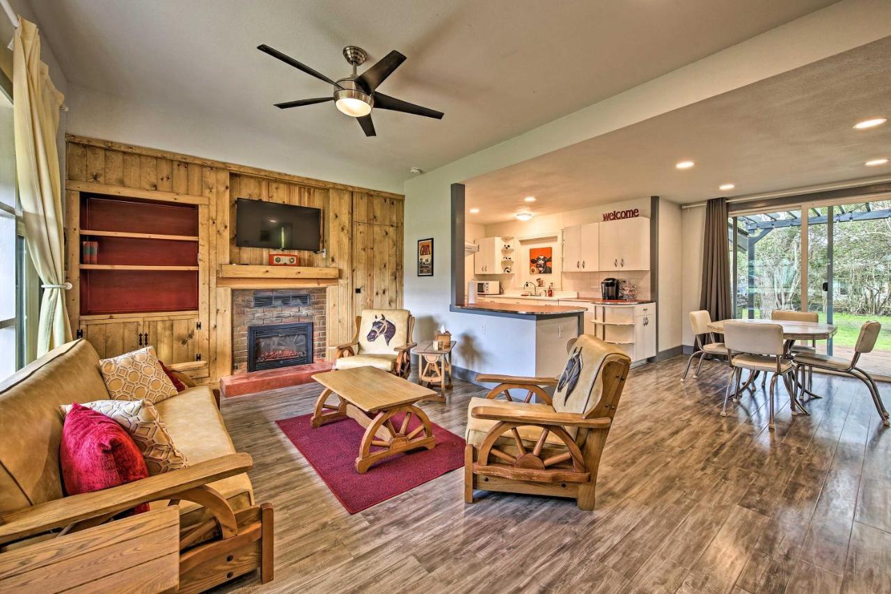 Remodeled Retro Home With Deck, Walk To Main Street! Blanco Eksteriør billede
