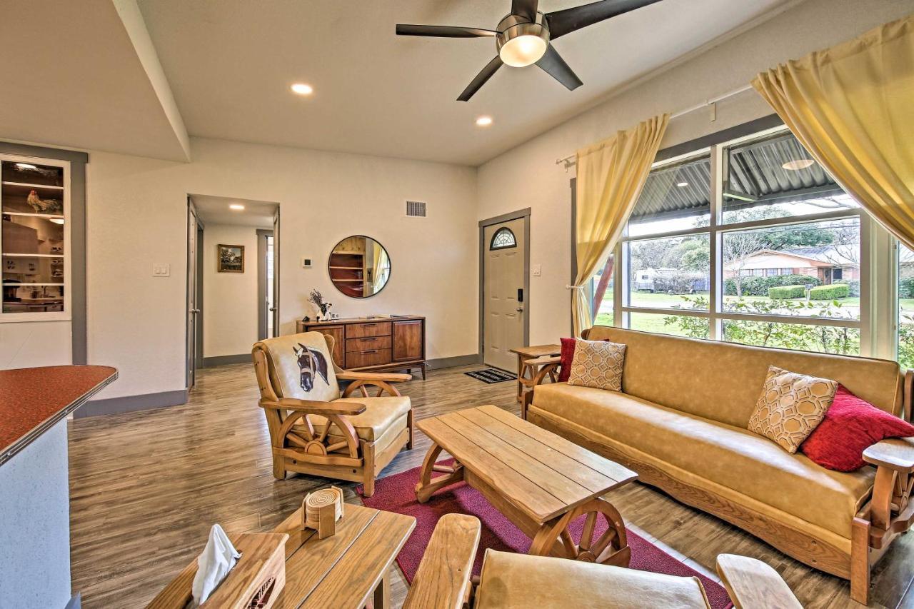 Remodeled Retro Home With Deck, Walk To Main Street! Blanco Eksteriør billede