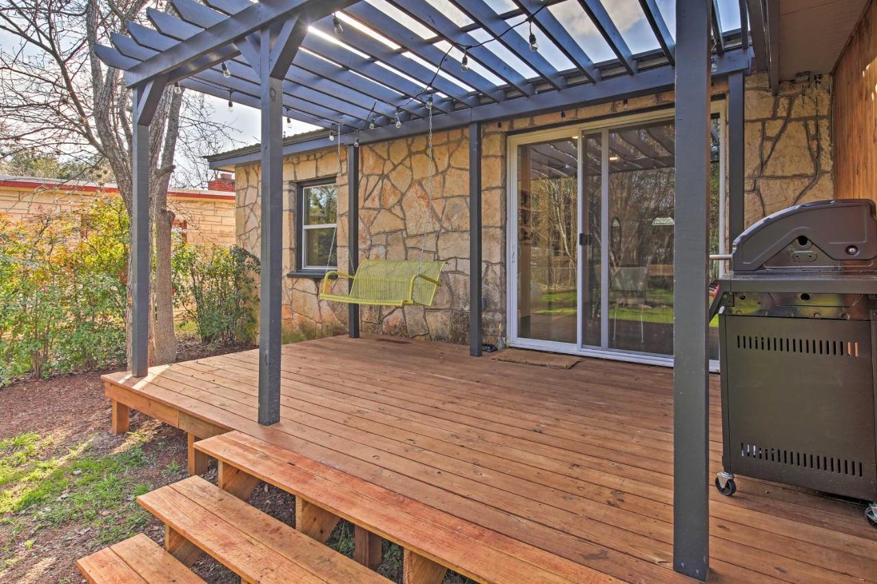 Remodeled Retro Home With Deck, Walk To Main Street! Blanco Eksteriør billede