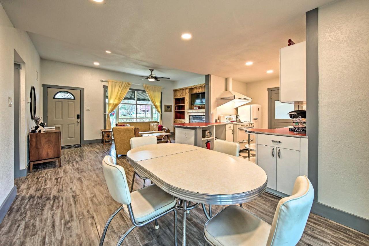 Remodeled Retro Home With Deck, Walk To Main Street! Blanco Eksteriør billede