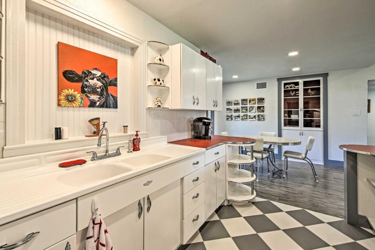 Remodeled Retro Home With Deck, Walk To Main Street! Blanco Eksteriør billede