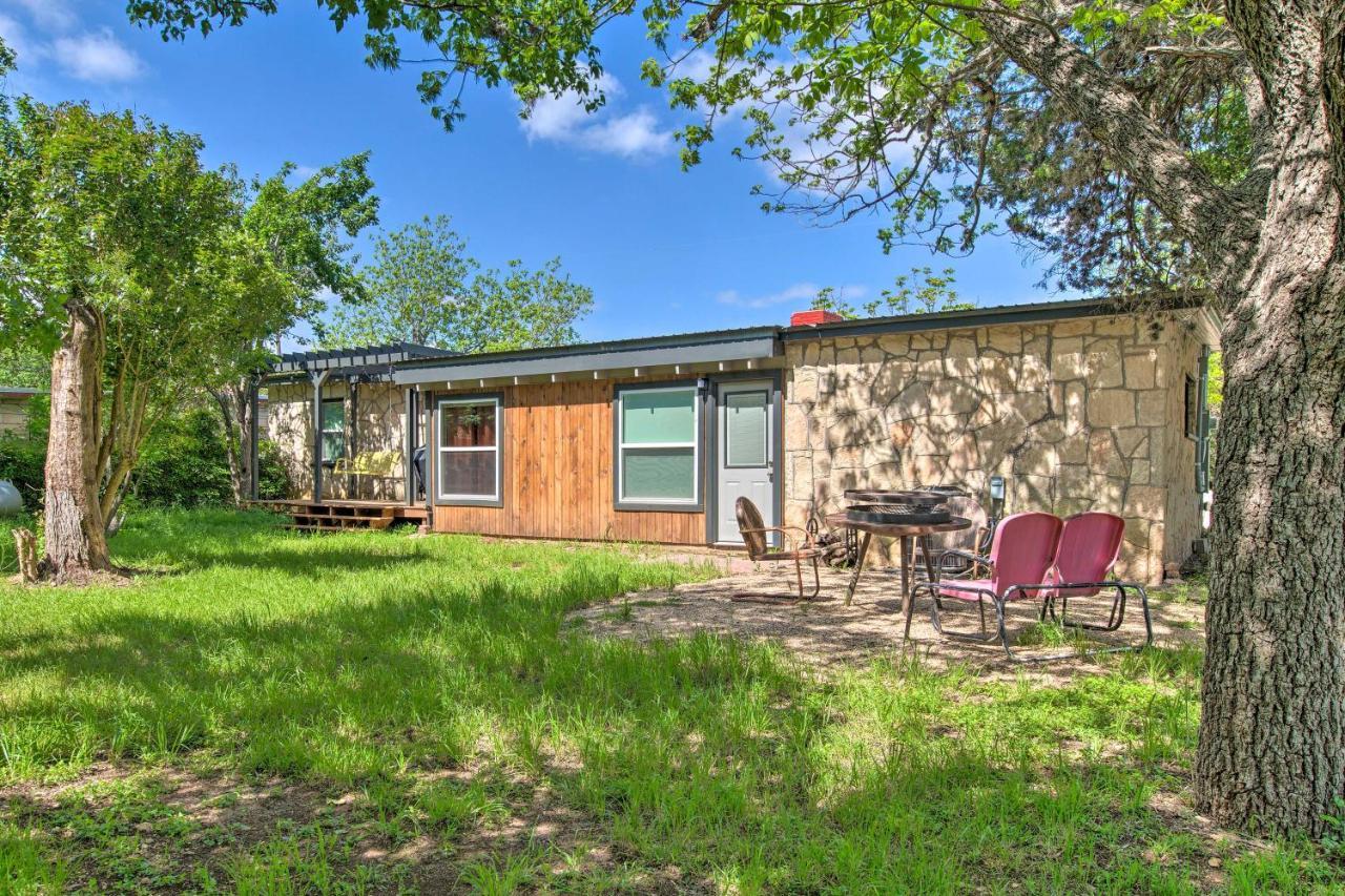 Remodeled Retro Home With Deck, Walk To Main Street! Blanco Eksteriør billede
